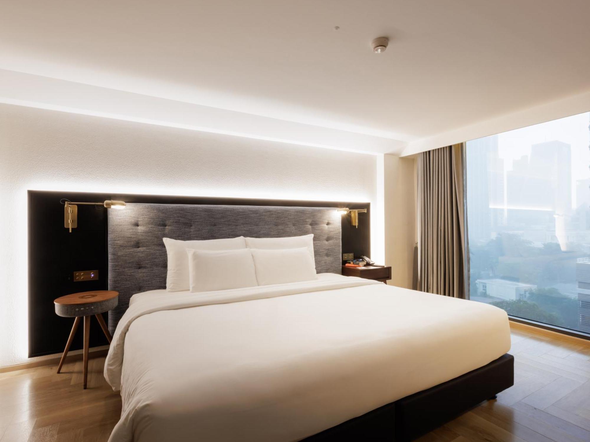 Public House Bangkok, A Member Of Design Hotel